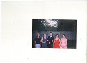 Мой выпускной 19 июня 1999 года (я справа)