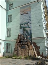 Памятник ледокола 'Ермак' в Мурманске