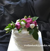 Торт С букетом цветов