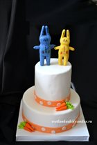 Морковный свадебный торт с оберегами