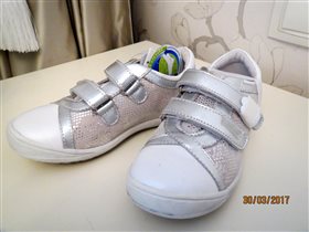 Капика кроссовки д/д новые р. 28