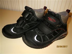 Superfit  кроссовки д/м  р. 25 высокие 