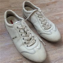 белые кожаные кроссовки Prada р38,5, 2000р