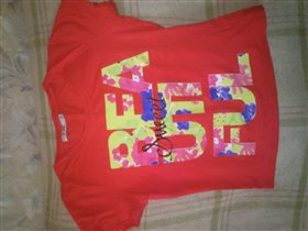 Красная футболка, рост 152, новая. 300 руб.