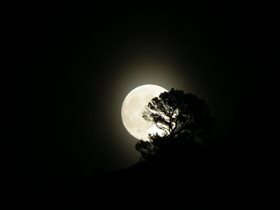 Восход луны на Ибице.