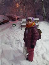 детская радость - после супер-снегопада в Москве