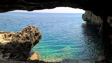Морская пещера