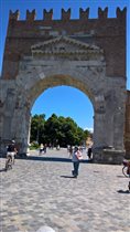 Римини, ворота Августа