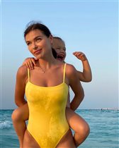 Елена Темникова с дочкой: 'Но где же папа?'