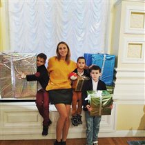 Мария Болтнева с сыновьями-тройняшками: 'Начинаем новогоднюю суету'