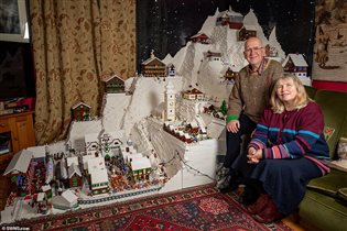 Как сделать из 'Лего'... Новый год: пара построила в гостиной макет из 400000 кубиков