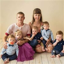 'Пятерняшки' из Приморья: как живется с пятью годовалыми близнецами