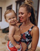 Рита Дакота с дочерью: 'Соскучились по Миярику?' - и помощь мамы после развода