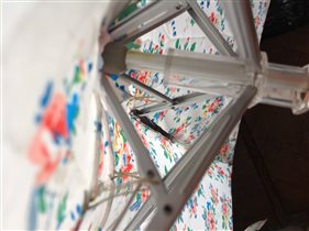 Машинное масло на стержне вверху