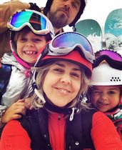 Ольга Шелест с мужем и дочками: 'Младшенькая - шкода'