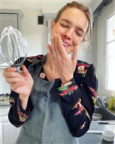 Наталья Водянова с дочкой научились печь 'макароны'
