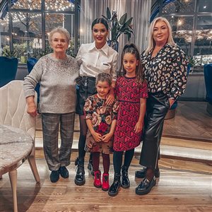 Ксения Бородина с дочками, мамой и бабушкой: 'Она запрещала называть себя мамой'