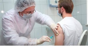 В Москве началась вакцинация против коронавируса учителей и врачей