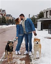 Екатерина Волкова с мужем и псами: 'Вышла выгулять своих мальчиков'