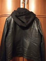 Женская куртка с капюшоном  700р