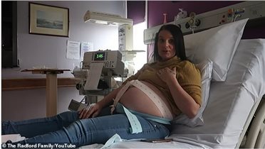 Англичанка родила 22-го ребёнка: 'Прекрасно выглядит после 800 недель беременности!'