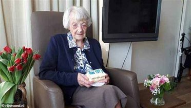 107-летняя голландка вылечилась от коронавируса, 'обогнав' 104-летнего американца