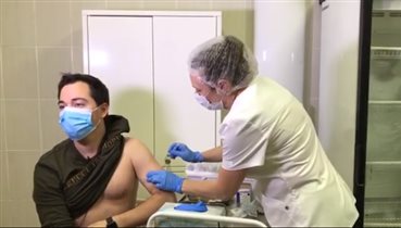 Родион Газманов ведет 'дневник вакцины' от ковида: 'Ломота в суставах и мышцах, головная боль'
