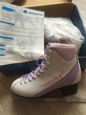 Фигурные коньки Nordway 39, 1500р