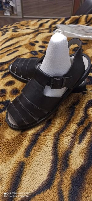 Новые школьные сандалии на мальчика 35 размер