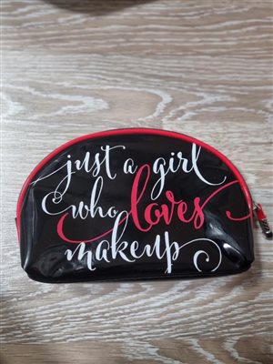 Косметичка 300р.