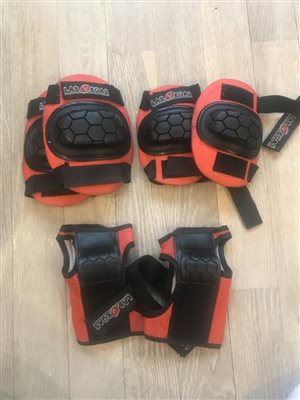 защита для роликов, 300р