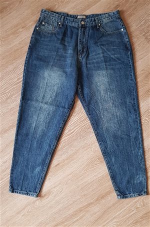 джинсы VILATTE   р.56  цена 1350=