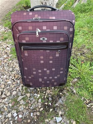 чемодан, 600р