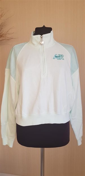 толстовка NIKE р.S  цена 1000=