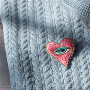 Брошь 'Вижу сердцем'