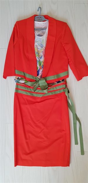 костюм Lyushe р.50 цена 3500=